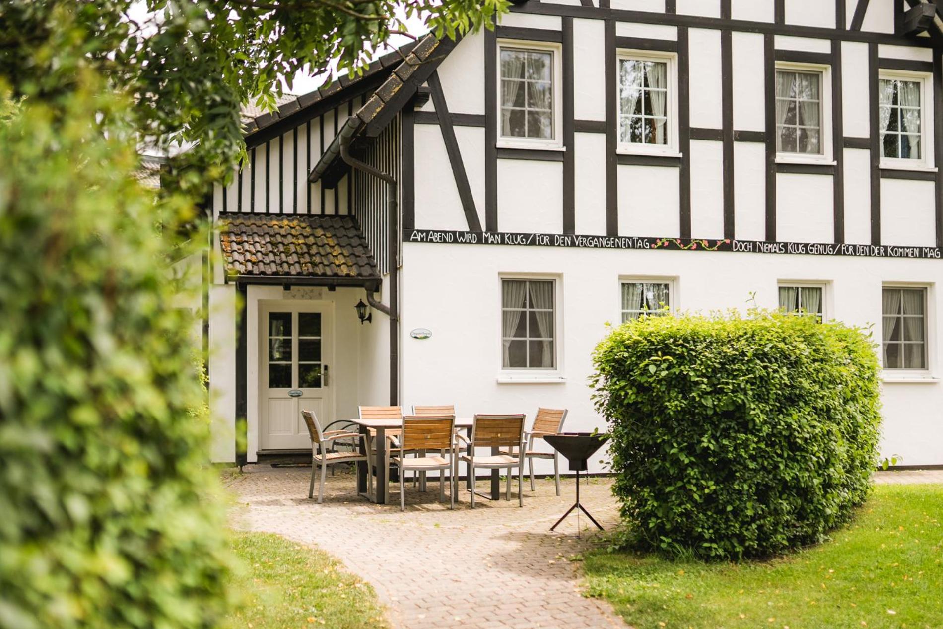Hof Koehne - Doppelhaus - Wohnung Dreifachhexe Schmallenberg Exterior photo